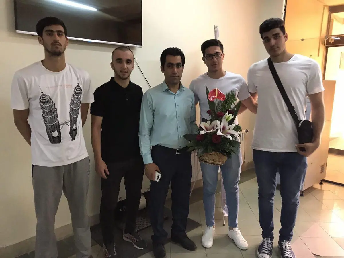 آشتی‌کنان و دلجویی زینال زاده از داور اراکی + عکس