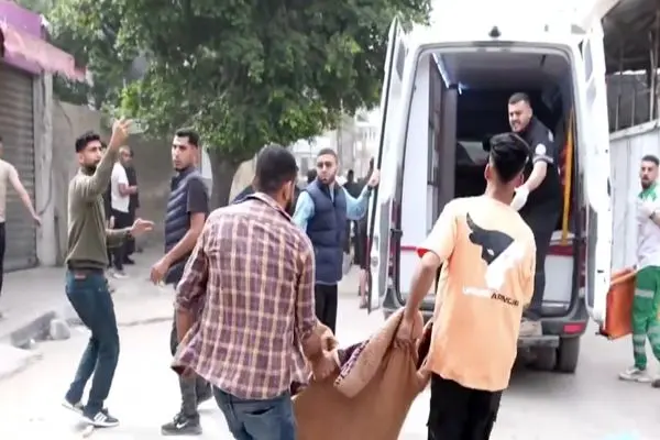 کمبود تجهیزات مانع دسترسی به افرادی است که زیر آوار گرفتار شده‌اند
