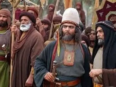 لحظه‌ برخورد تبر با چشم رضا رویگری در سریال مختار + فیلم