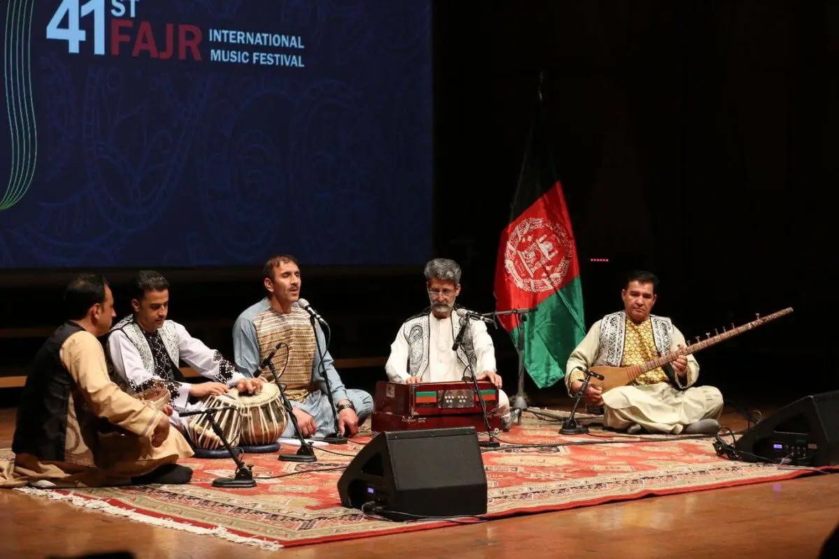 کمرنگ کردن مرزها با موسیقی 