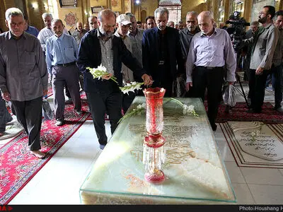 تجدید میثاق جمعی از کارگران با شهدای 7 تیر