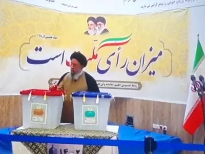 نماینده ولی فقیه در گلستان رای خود را به صندوق انداخت