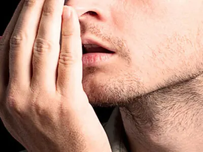 همه چیز درباره سنگ لوزه و بوی بد دهان