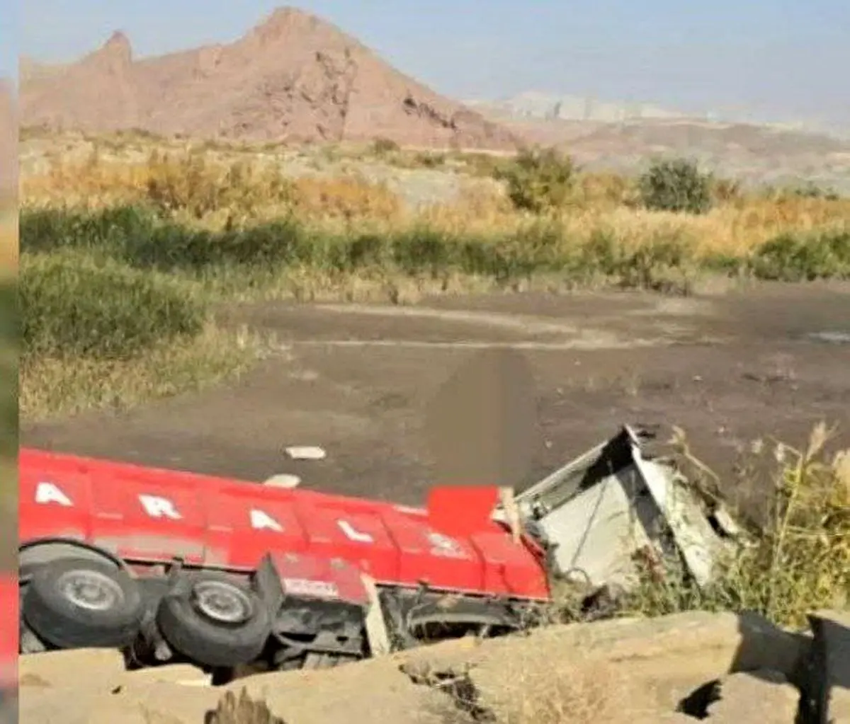 مرگ راننده یک کارخانه سیمان به دلیل نقص فنی تریلی