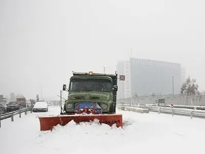 خدمت‌رسانی ۱۱ هزار نفر با ۲ هزار دستگاه ماشین‌آلات برف‌روبی در تهران 