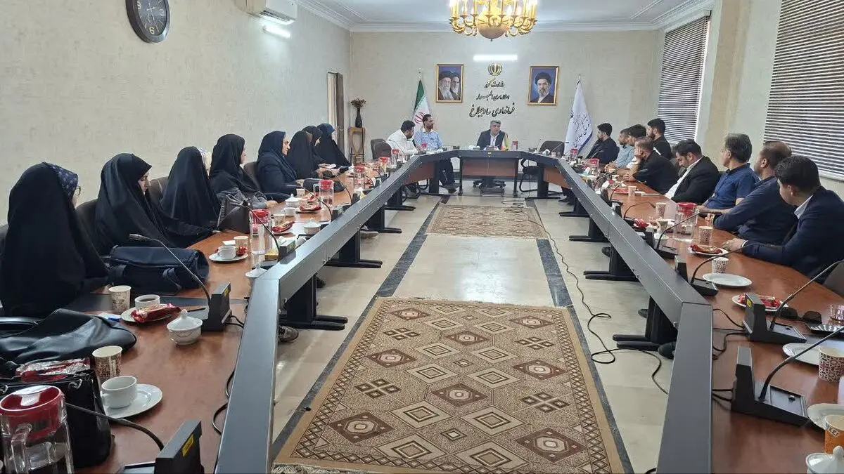 جوانان باید از حاشیه تصمیم‌گیری به متن توسعه شهرستان بیایند