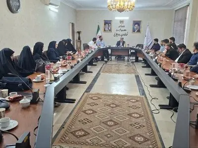 جوانان باید از حاشیه تصمیم‌گیری به متن توسعه شهرستان بیایند
