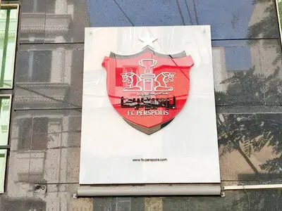 چرا «کارگران و بازنشستگانِ زیر خط فقر مطلق» جورِ فوتبال و هوادارانش را بکشند؟!