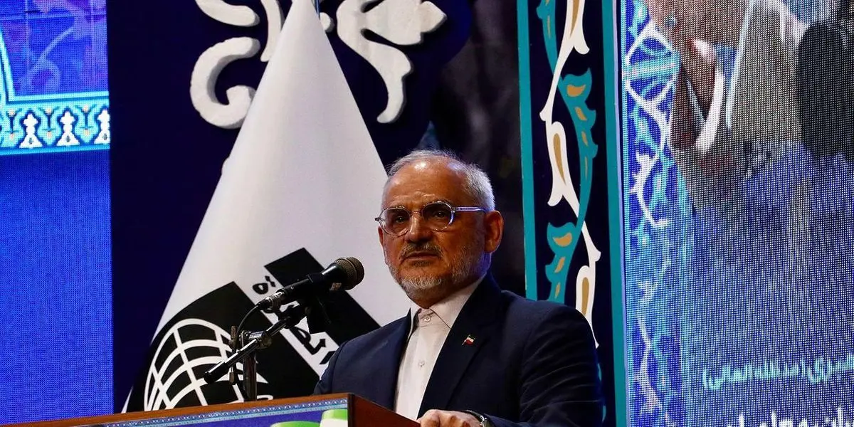 اقامه نماز، مفهومی عمیقتر از صرفاً خواندن نماز است /آنچه در نماز میخوانیم، باید در زندگی ما دیده شود