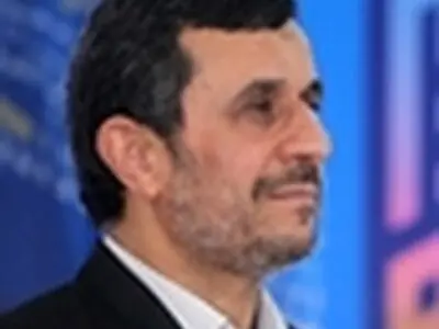 احمدی‌نژاد به مصلحی تسلیت گفت