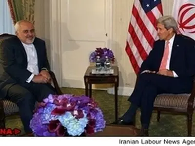 آغاز دیدار ظریف و کری در پاریس