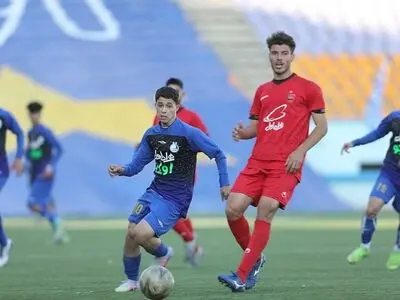 جشن برد پرسپولیس مقابل استقلال در رختکن (ویدئو)