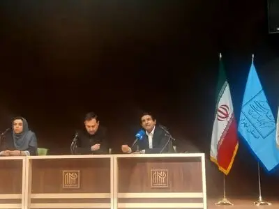 فرش ایرانی پشت میز گفت‌و گو/ فرش ایرانی دوباره باید به مردم ایران و دنیا معرفی و شناسانده شود