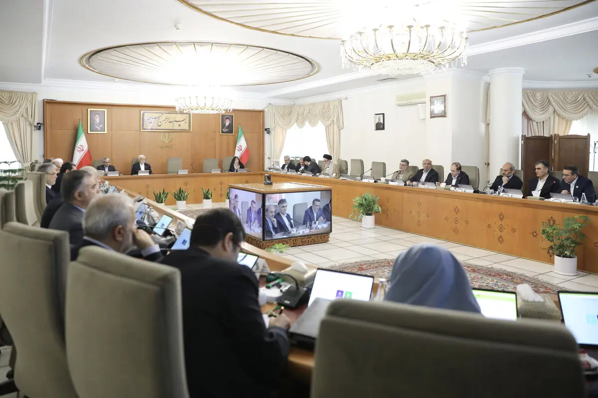 نخبگان و تریبون‌داران اظهاراتی مطرح نکنند که موجب کاهش وحدت و انسجام ملی شود