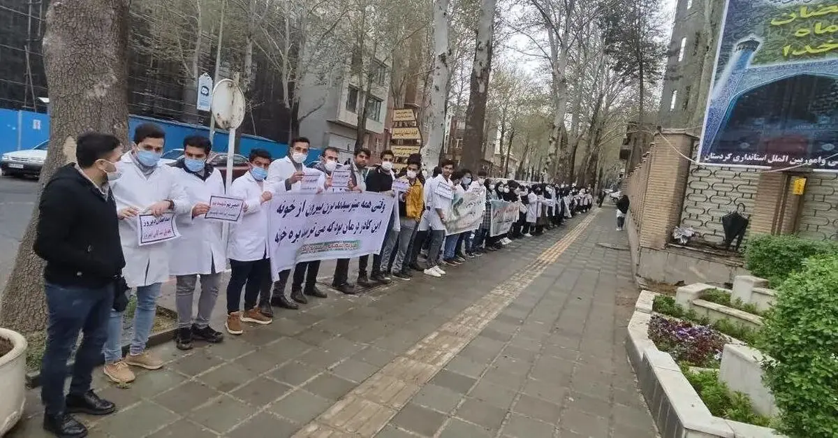 مدافعان سلامت طرحی: ما کارگر فصلی نیستیم/ چرا برنامه‌ای برای جذب‌مان ندارند؟