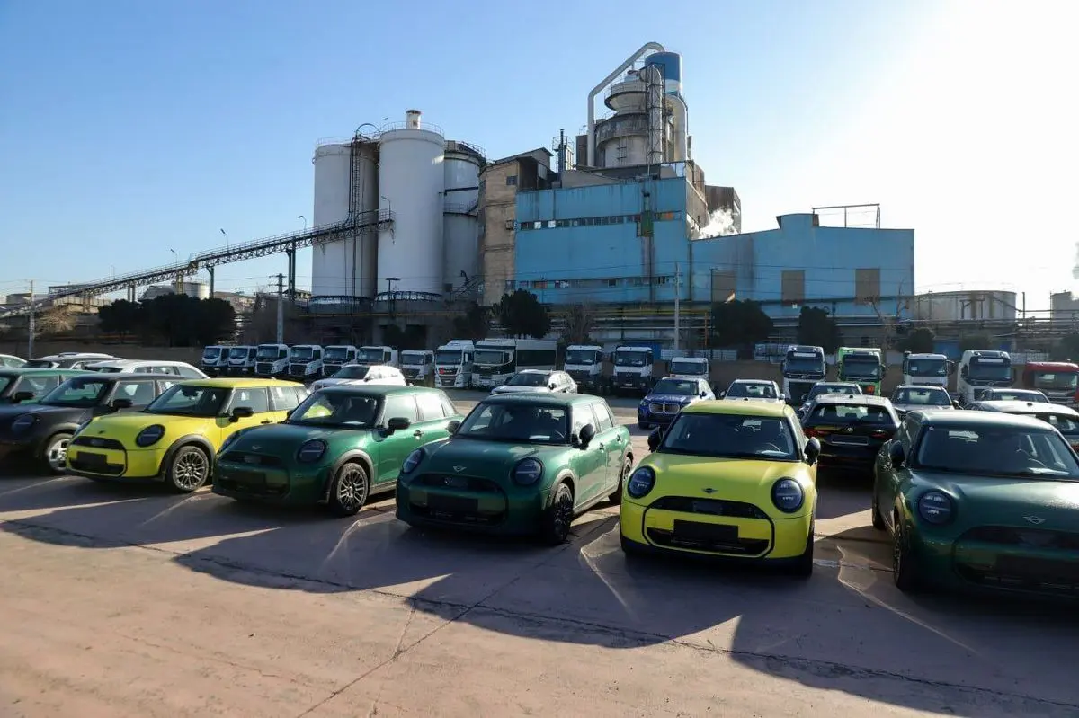  تعیین تکلیف ۱۵ همت کالا در اموال تملیکی و ترخیص بیش از ۱۷ هزار وسیله نقلیه از گمرکات استان تهران