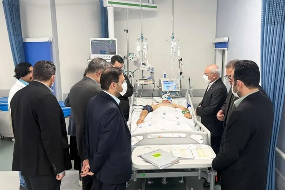 عیادت حاجی میرزایی از کارمند حوزه روابط عمومی ریاست جمهوری