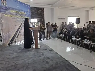 پشت هر کیلومتر راه، مجموعه‌ای از تلاش‌های راهداران، راه‌سازان، مهندسان، کارگران و پیمانکاران قرار دارد