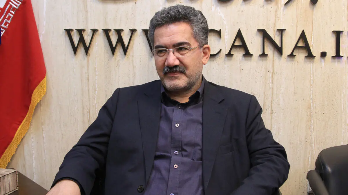 با پدیده افسارگسیختگی قیمت کالاها و خدمات مواجه هستیم 