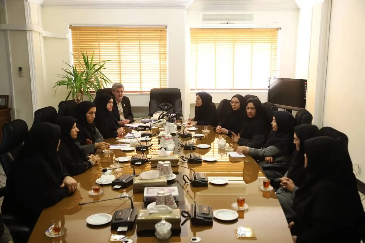 اجازه ندهید تعرفه پرستاری به کارانه‌های قدیم تبدیل شود