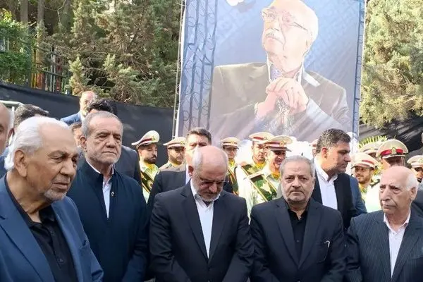 مراسم تشییع پیکر رئیس مجمع خیران مدرسه‌ساز کشور برگزار شد