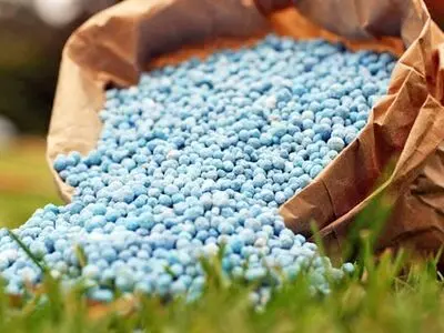 10هزار تن کود یارانه ای بین کشاورزان همدانی توزیع شد
