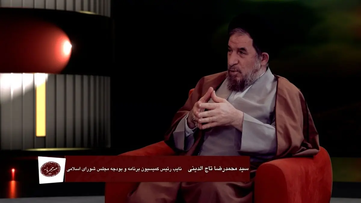 بازتوزیع درآمدها در جامعه عادلانه باشد، شکاف‌های طبقاتی به وجود نخواهد آمد