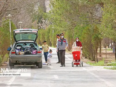 مسافران نوروزی باغ فدک اصفهان‎