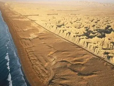 ایران تنوی إنشاء أضخم مرفأ تجاری شرق مضیق هرمز