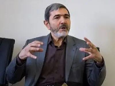 آنها که با استیضاح وزیر اقتصاد به خیال خودشان مقصر را پیدا کرده بودند الان پاسخگوی بدتر شدن مشکلات باشند/ تندروها خیلی راحت از رهبری و نظام هم عبور می‌کنند