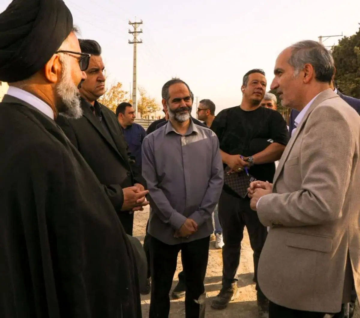رفع موانع پروژه تقاطع غیرهمسطح امام علی(ع) را از دستگاههای مربوطه پیگیری میکنیم
