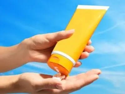 چطور استفاده بیش از حد از کرم‌های ضدآفتاب برای این زن دردسرساز شد