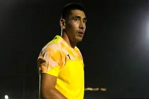دروازه‌بان فولاد به استقلال «نه» گفت؛ پیشنهاد آبی‌ها رد شد