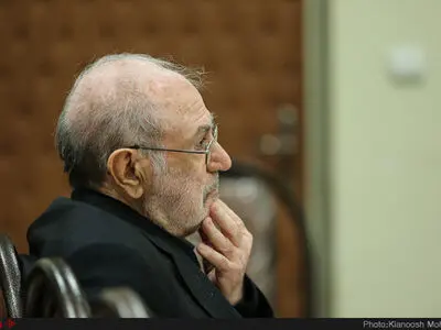 از بازداشت مدیرعامل پیشین بانک سرمایه اطمینان نداریم/ موکلم امروز برای پرونده دیگری به مجتمع شهید قدوسی مراجعه کرد