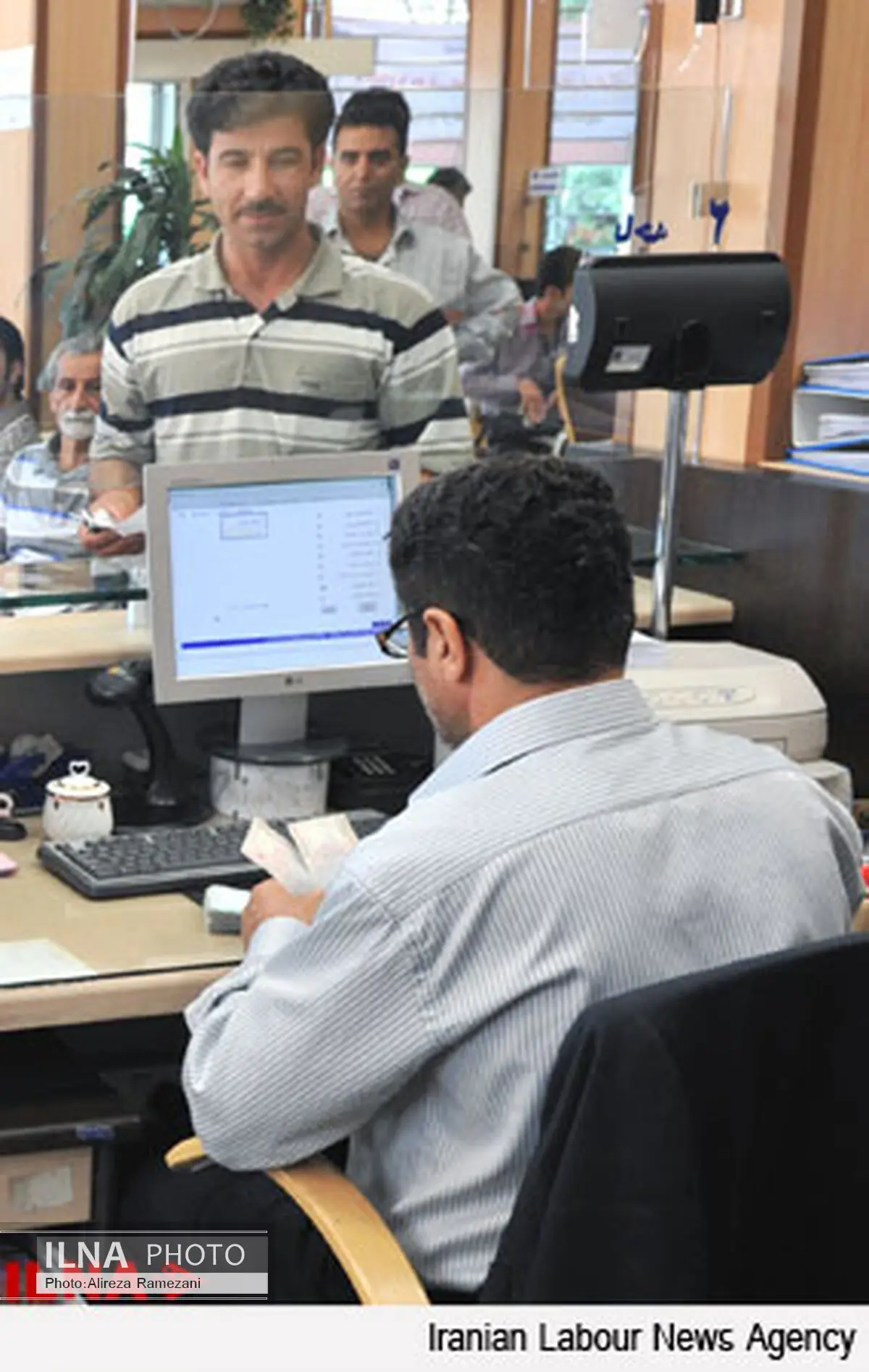 پرداخت وام ازدواج از محل منابع قرض الحسنه جاری بانک ها بررسی می‌شود 