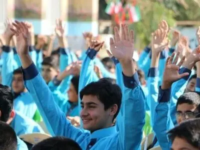 اعتیاد دانش آموزان "بحرانی" و "نگران کننده" نیست 