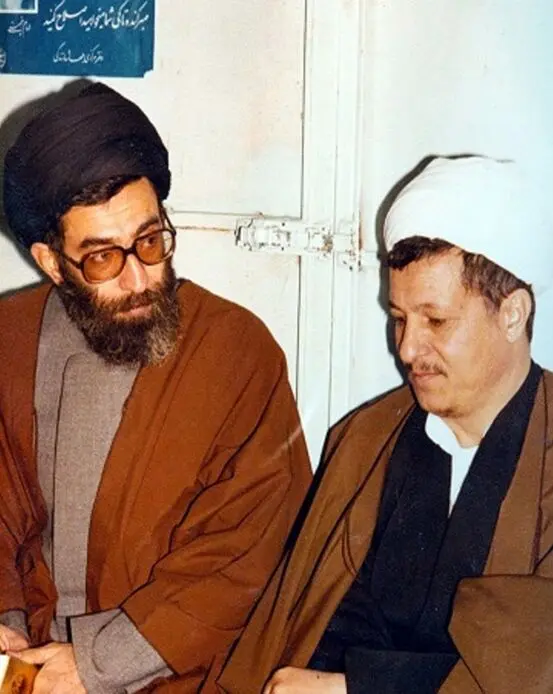 عکس قدیمی از رهبر انقلاب و آیت الله هاشمی