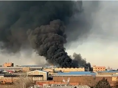 آتش سوزی در کارخانه ظروف یکبار مصرف «نگین پارس»