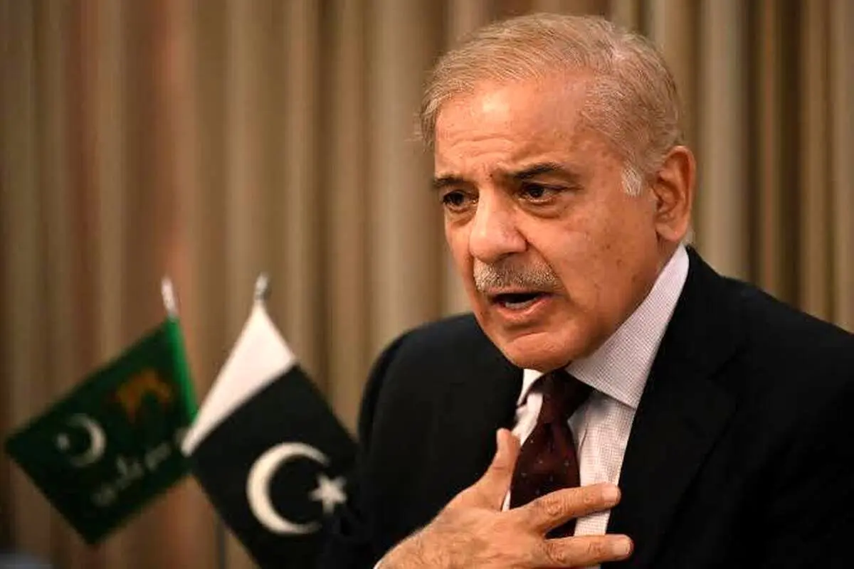 نخست وزیر پاکستان وارد تهران شد