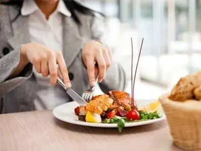 چرا بعضی‌ها هرچه می‌خورند چاق نمی‌شوند؟