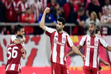 طارمی در ترکیب اصلی المپیاکوس برابر آریس