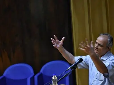 اعتراض دارم؛ مناظره احمد زیدآبادی و عبدالله گنجی در دانشگاه صنعتی شریف 