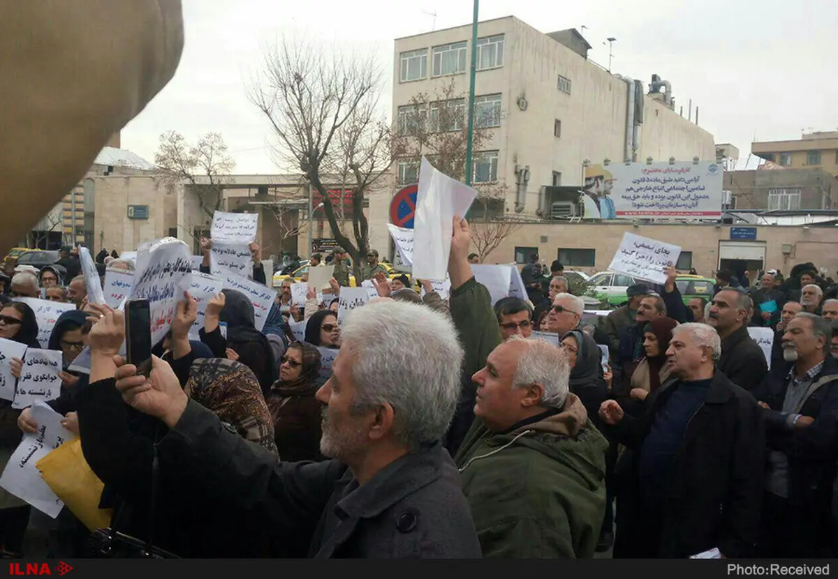 حقوق بازنشستگان را به بالاتر از خط فقر برسانید/ما قصور نکرده‌ایم که باید تاوان بپردازیم!