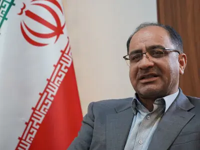 دولت و مجلس در فعالیت هلدینگ‌ها دخالت نکنند