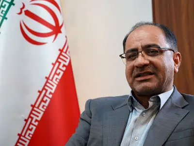 دولت و مجلس در فعالیت هلدینگ‌ها دخالت نکنند