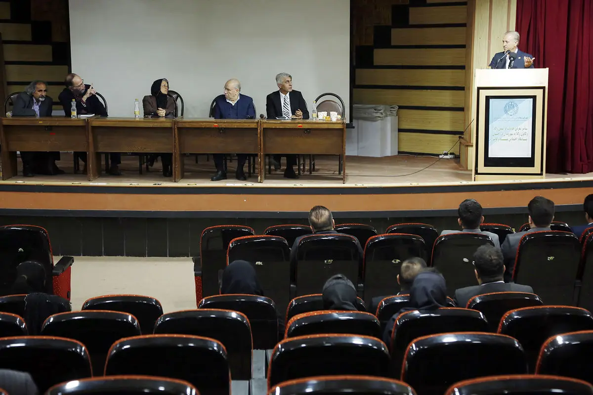 قانون تسهیل صدور مجوزها آسیب جدی به حرفه وکالت وارد کرده است