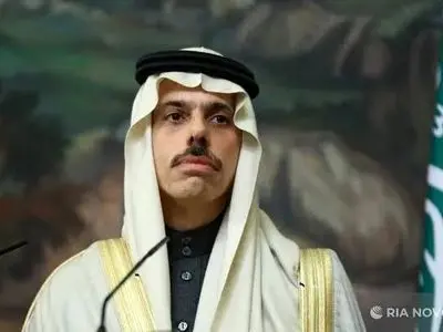 رایزنی منطقه‌ای وزیر خارجه عربستان با همتایان خود در ترکیه‌ و کویت
