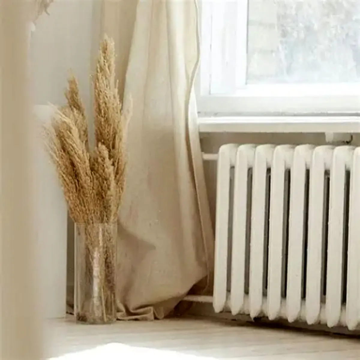 آیا واقعاً شوفاژ زیر پنجره پرده را می‌سوزاند؟ 