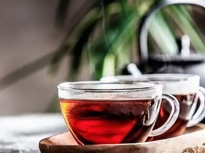 عوارض خوردن چای پر رنگ