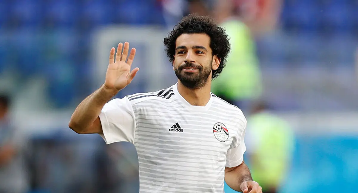تجمع مصری‌ها مقابل خانه صلاح (عکس)
